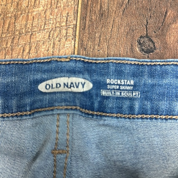 Old Navy Rockstar super skinny jeans - Picture 6 of 7